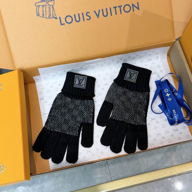 LV gloves  110521